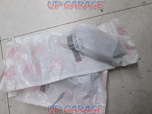 HONDA
Genuine
Bike
Parts
VF1000R
Step rubber
50661-MJ4-670-04