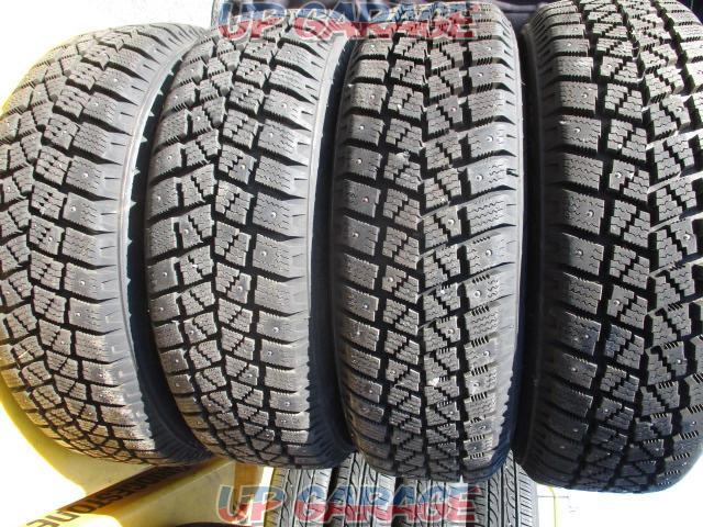 スパイクタイヤ Hankook W404 中古パーツ買取 販売のアップガレージ