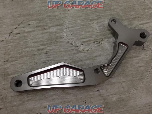 △値下げしました 2メーカー不明 リアブレーキキャリパーサポート -02