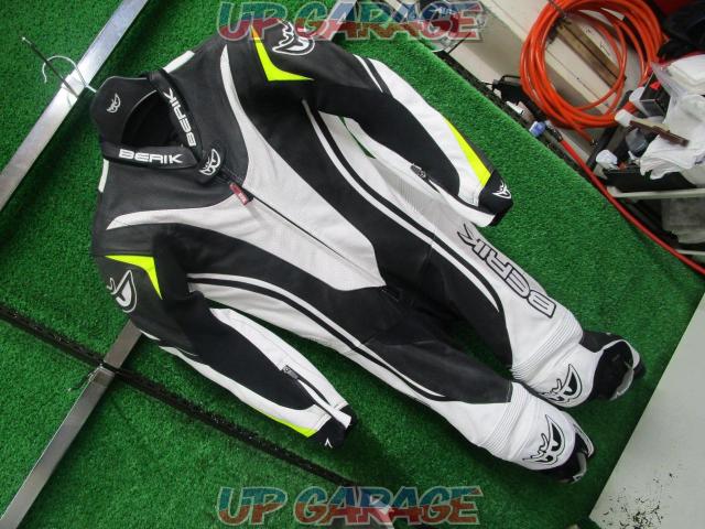 Berik ベリック レーシングスーツ サイズ44 中古カー バイク用品の買取 販売専門店 アップガレージ