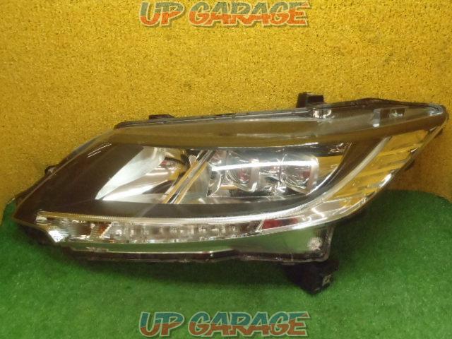 ホンダ純正 Honda Rc1 Rc2 オデッセイ アブソルート 前期純正ledヘッドライト 助手席側のみ 中古パーツ買取 販売のアップガレージ