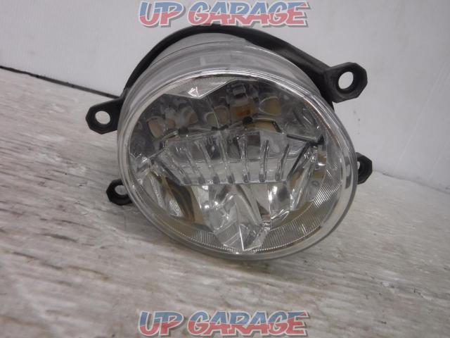 □値下げしました!! TOYOTA 純正LEDフォグ  中古パーツ買取・販売の 