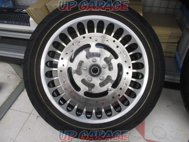 Harleydavidson ハーレーダビッドソン 純正フロントタイヤホイールセット 18インチ ツーリング Fltrx 中古 パーツ買取 販売のアップガレージ