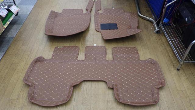 メーカー不明 ブラウンキルティング フロアマット 3分割 土足禁止用クッションマット 中古パーツ買取 販売のアップガレージ