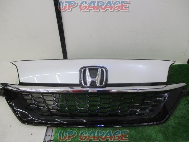 Honda Freed Genuine Grill 中古パーツ買取 販売のアップガレージ