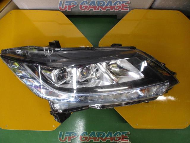 オデッセイ Rc1 Rc2 純正ヘッドライト 右側 中古パーツ買取 販売のアップガレージ
