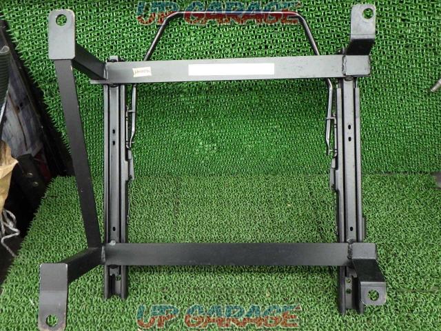 Bride レカロ対応リクライニング用底止めシートレール Rh 運転席 右側 中古パーツ買取 販売のアップガレージ