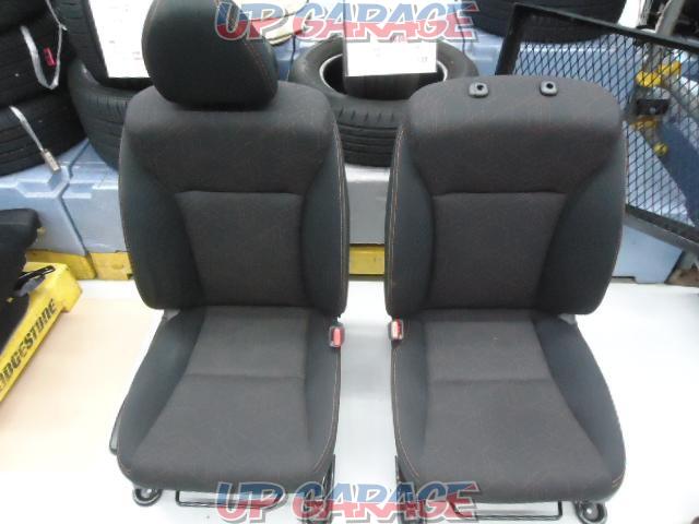 ホンダ Gk系フィットrs純正 シートセット 運転席 助手席 ヘッドレスト無 アームレスト 中古パーツ買取 販売のアップガレージ