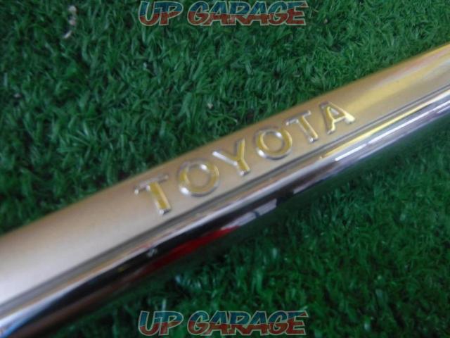 TOYOTA純正 ナンバーフレーム  中古パーツ買取・販売のアップガレージ