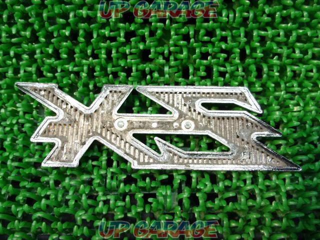 ライブdio Zx 00年式 より取外し 純正エンブレム 1個のみ 中古パーツ買取 販売のアップガレージ