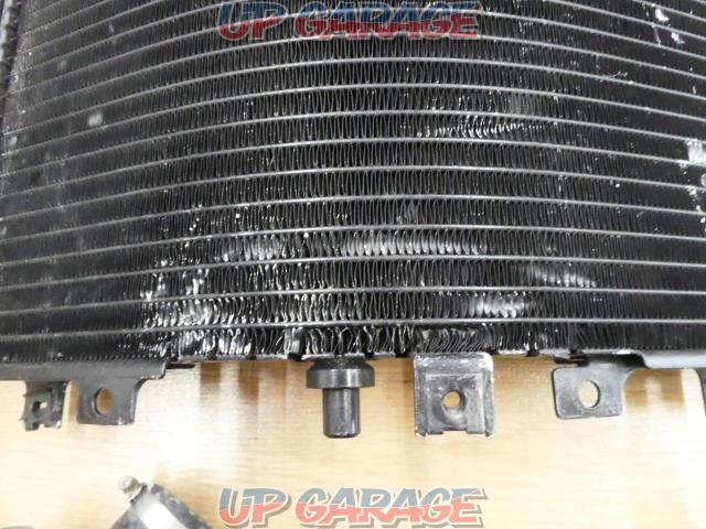 Unknown Manufacturer
Big round radiator KIT
Vmax1200 ('85-'07)-04