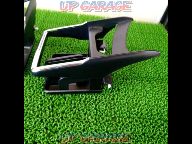 〇 Price reduced 〇 CAR-MATE where you can put paper packs
Exclusively designed drink holder for each car model-05