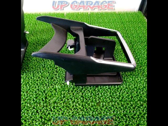 〇 Price reduced 〇 CAR-MATE where you can put paper packs
Exclusively designed drink holder for each car model-07