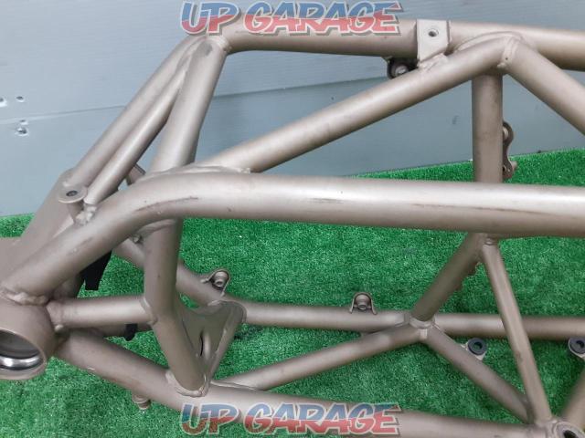 Ducati
916
Mainframe-08