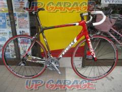 TREK(トレック) 5.2 MADONE ロードバイク/2011年モデル/2×10S/700×23C/フレームカーボン製!! ※フレーム飛び石キズや塗装剥がれがあります