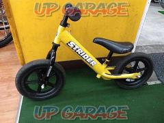 STRIDER ST-4ランニングバイク キッズバイク イエロー