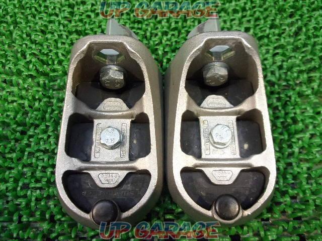 Removed from NC700 (year unknown)
SW-MOTECH
ION
footrest kit
Right and left-02
