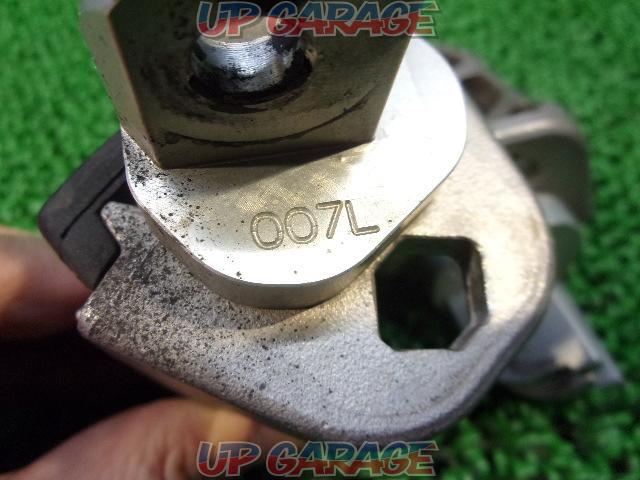 Removed from NC700 (year unknown)
SW-MOTECH
ION
footrest kit
Right and left-05
