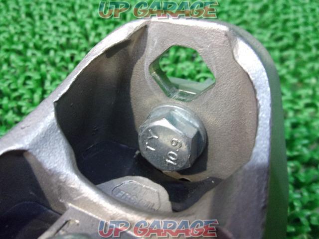 Removed from NC700 (year unknown)
SW-MOTECH
ION
footrest kit
Right and left-07