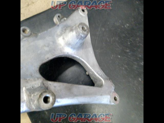 YAMAHA
Genuine swing arm plate
Majesty 250 ABS (-'99)-03