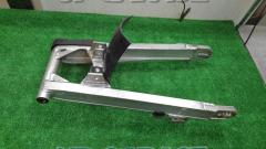 Kawasaki
GPZ400F genuine swing arm