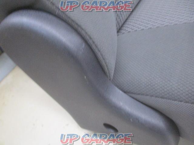 日産純正(NISSAN)  2列目シート 【NV350 キャラバン/E26】-05