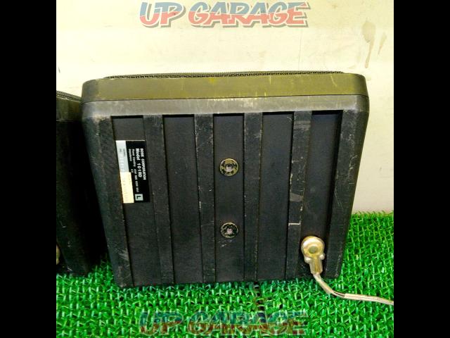  has been price cut 
BOSE
101RD
Place type speakers left and right set-08