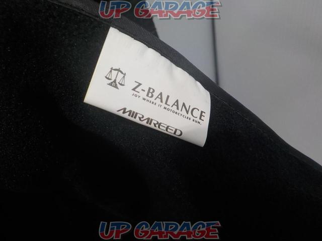 MIRAREED
Z-BALANCE
Throw for scooter
BE-701-07