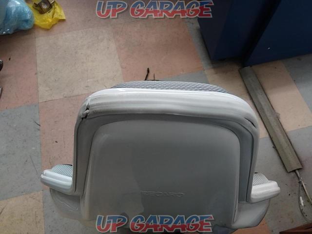 RECARO RCS
White-collar-07