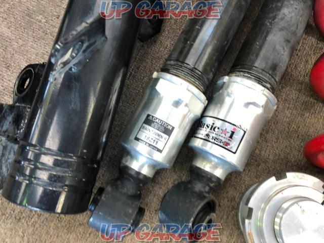 Lower the ride height and dress up RS-R
Basic-i
Serena
C25-03
