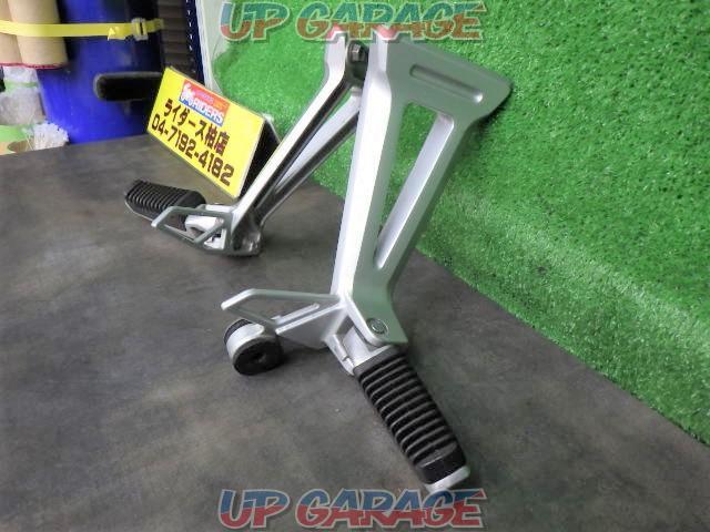 SUZUKI (Suzuki)
Genuine tandem step
GSX1400 (year unknown)-03