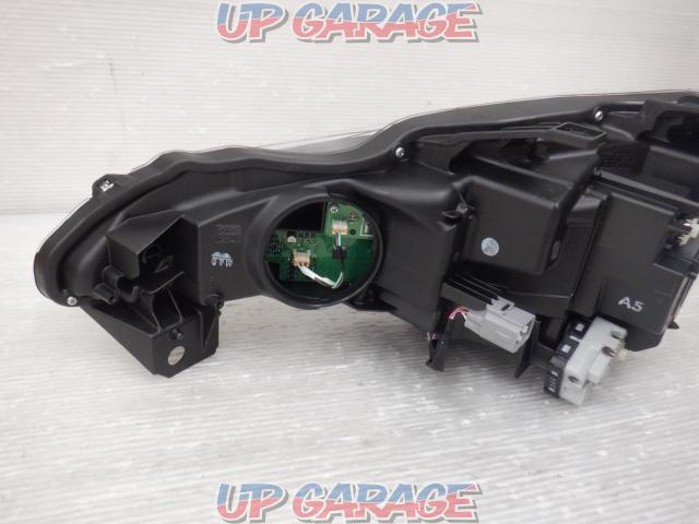 【右側のみ】TOYOTA 純正LEDヘッドライト KOITO100-60345 ZN6 86 後期-07