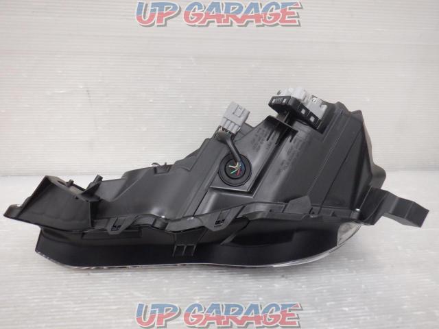 【右側のみ】TOYOTA 純正LEDヘッドライト KOITO100-60345 ZN6 86 後期-09