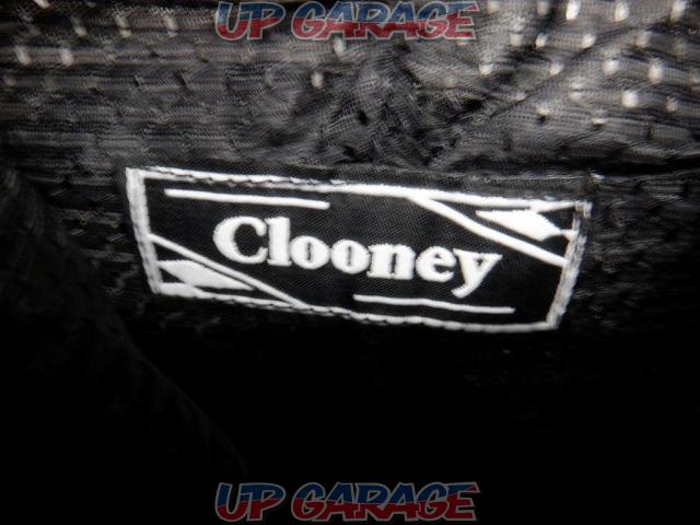 Clooney
Leather pants-03