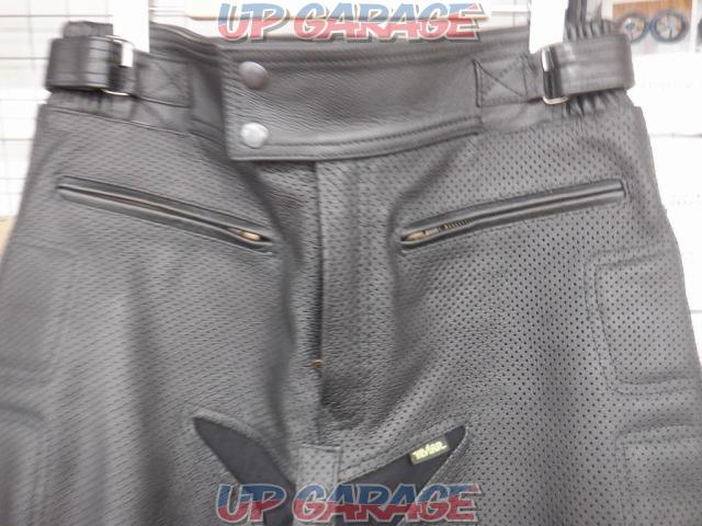 Clooney
Leather pants-05