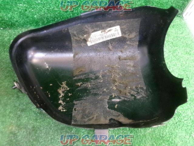 W650 (removed from unknown model year)
KAWASAKI genuine
Side cover
Right and left-04