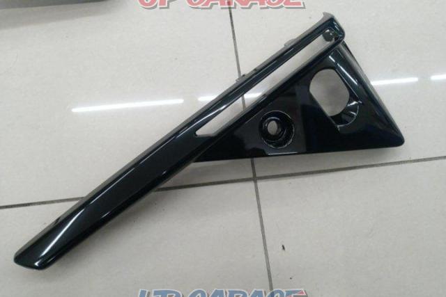 Daihatsu
Tanto genuine
front bumper side
Molding-03