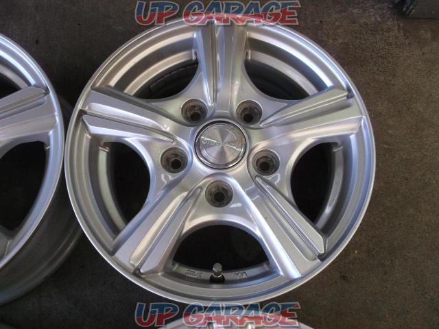 2DUNLOP
WINTER
MAXX
SV01
Tire only four-04
