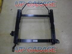 RX2302-766
NANIWAYA
Seat rail
RH / driver's side