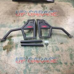 Unknown Manufacturer
Sports bar (roll bar)
GUN 125
Hyrax