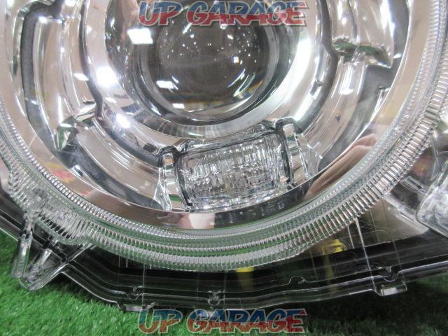 SUZUKI (Suzuki)
JB64W / Jimny
Genuine headlight
Right and left-04