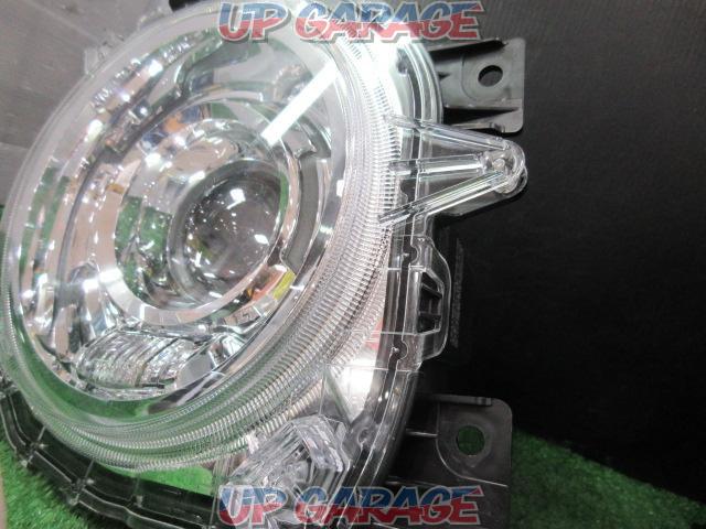 SUZUKI (Suzuki)
JB64W / Jimny
Genuine headlight
Right and left-05