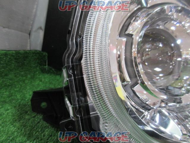 SUZUKI (Suzuki)
JB64W / Jimny
Genuine headlight
Right and left-06