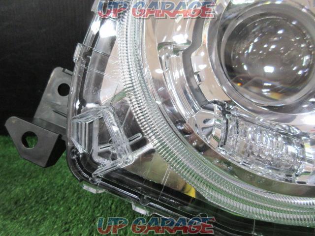 SUZUKI (Suzuki)
JB64W / Jimny
Genuine headlight
Right and left-08
