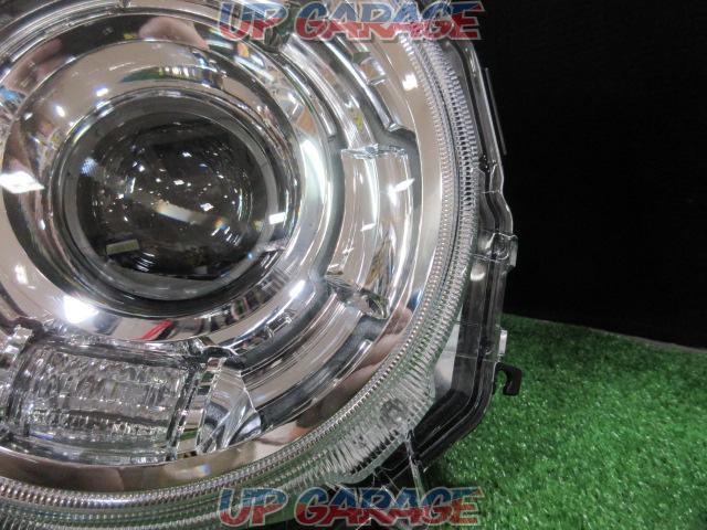SUZUKI (Suzuki)
JB64W / Jimny
Genuine headlight
Right and left-09