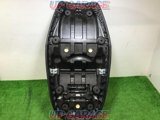 KAWASAKI(カワサキ) [53066-0573/0574/0599] Z900RS純正シート 1台分-04