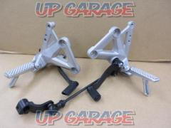 CBR 250 RR (MC 51)
Genuine step left and right SET