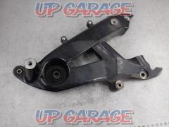2 YAMAHA
Swing arm