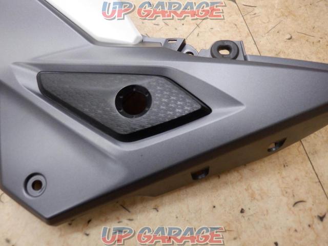 HONDA only on left side
Genuine side cowl
GROM (Guromu)
JC75-06
