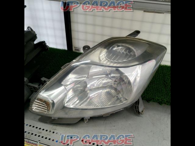 TOYOTA
Passo
KGC10/QNC10 late genuine HID headlight
[KOITO
100-51767-02